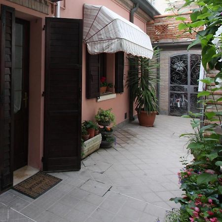 Porta Del Carmine Bed & Breakfast โคมัคคิโอ ภายนอก รูปภาพ