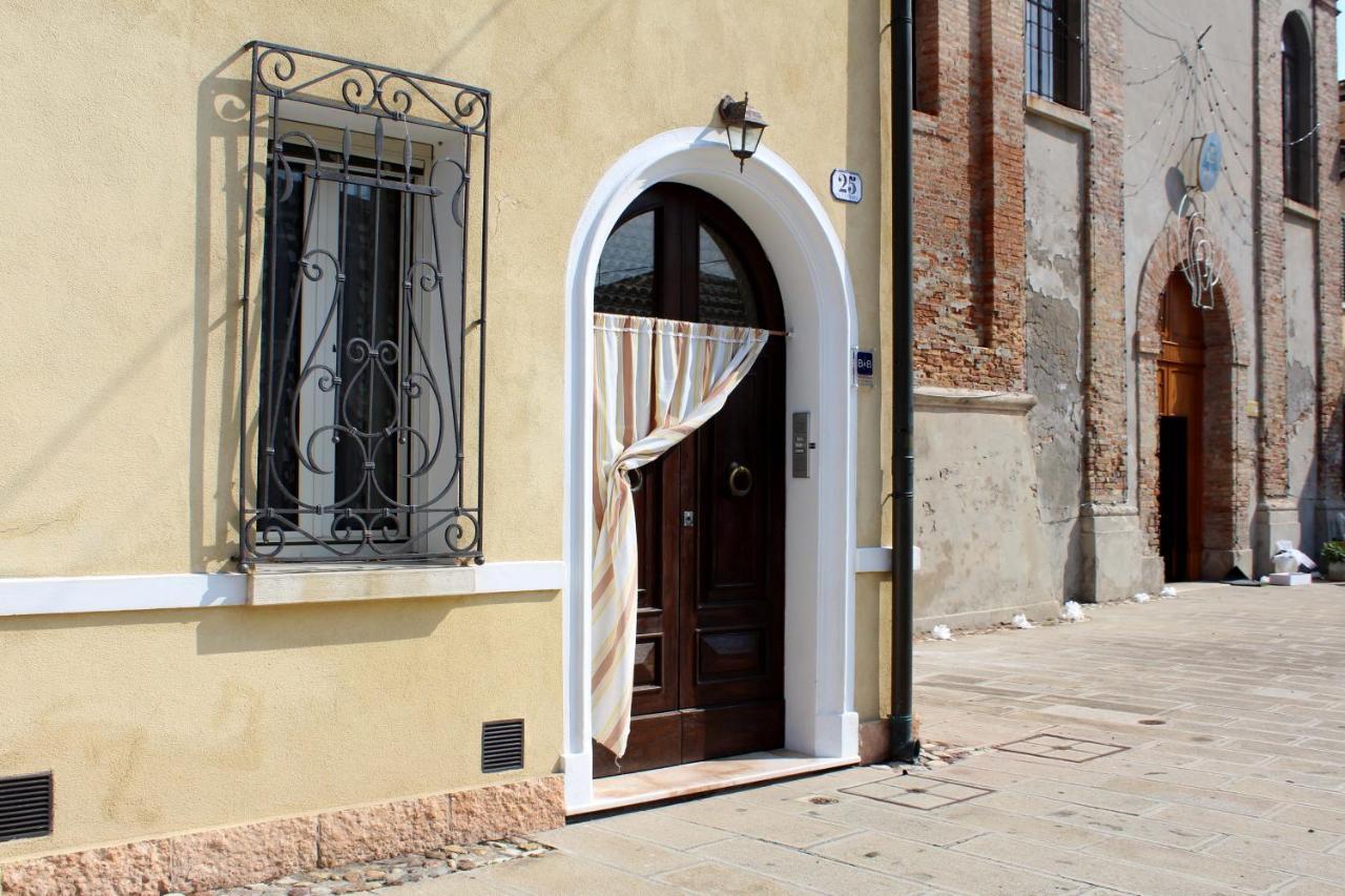 Porta Del Carmine Bed & Breakfast โคมัคคิโอ ภายนอก รูปภาพ