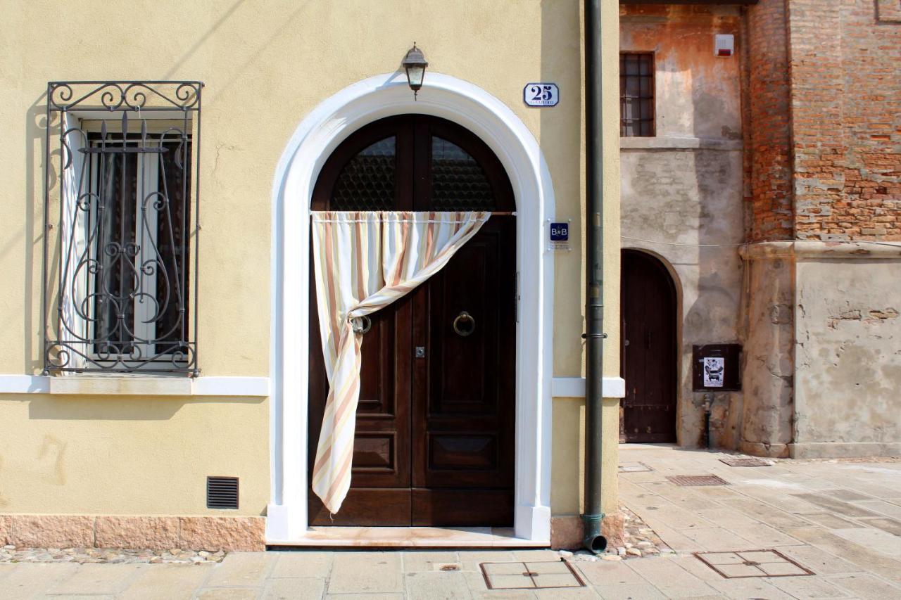 Porta Del Carmine Bed & Breakfast โคมัคคิโอ ภายนอก รูปภาพ