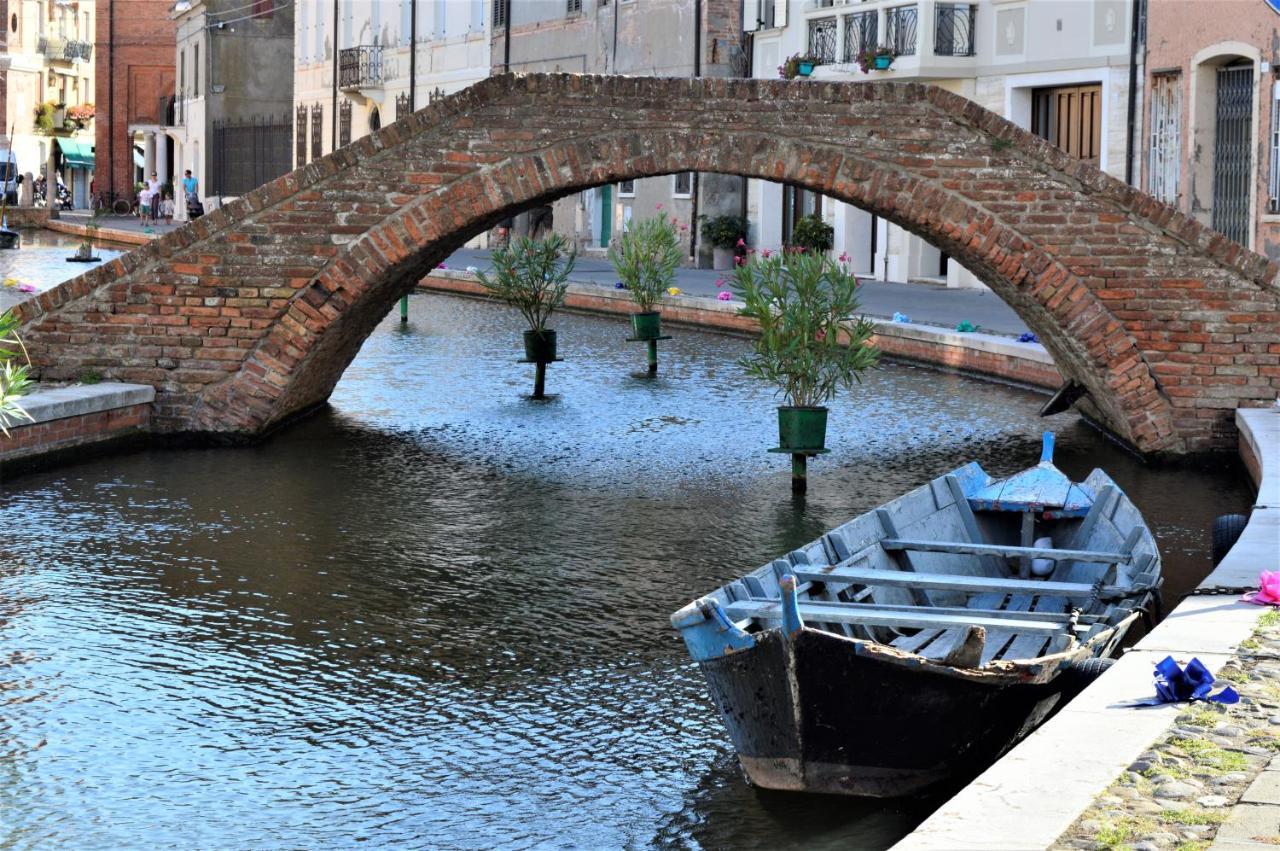 Porta Del Carmine Bed & Breakfast โคมัคคิโอ ภายนอก รูปภาพ